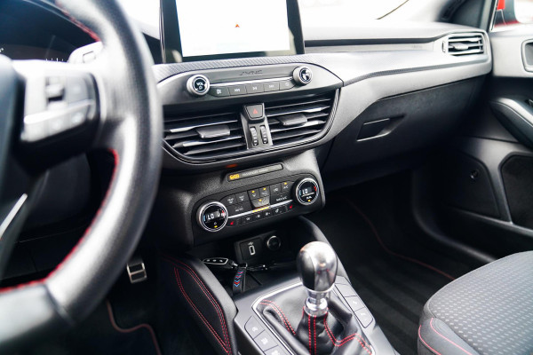 Ford Focus 1.0 EcoBoost ST Line Business | Stuurwiel verwarming | Achteruitrij camera
