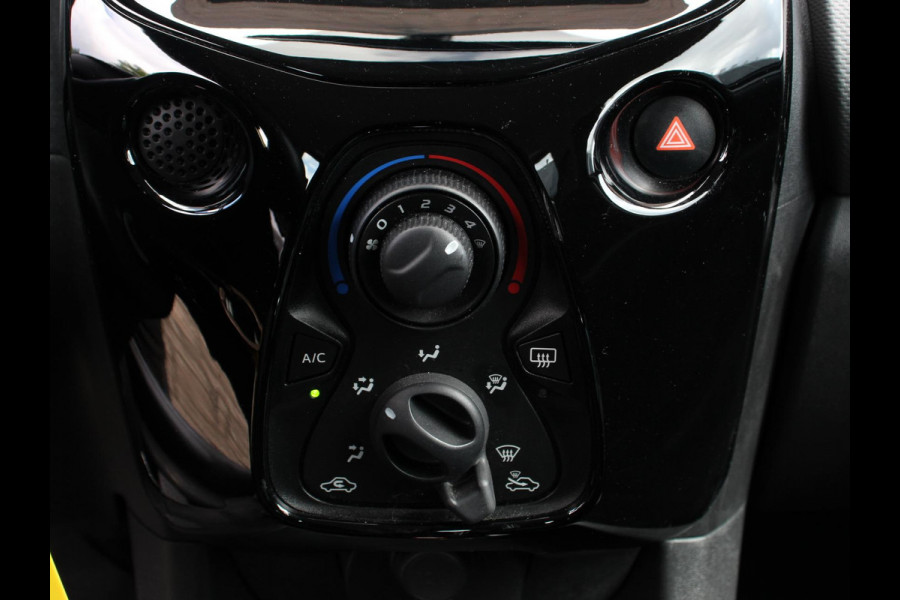 Peugeot 108 1.0 e-VTi Allure | Navigatie | Airco | Groot scherm | Lichtmetalen Velgen