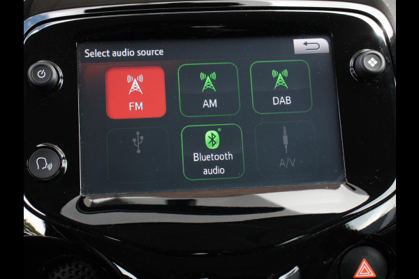 Peugeot 108 1.0 e-VTi Allure | Navigatie | Airco | Groot scherm | Lichtmetalen Velgen