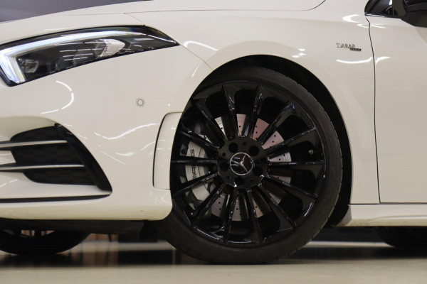 Mercedes-Benz A-Klasse AMG 35 4MATIC PANO/CAM/BURM/BLINDESPOT/NIGHTPAKET/BOMVOL