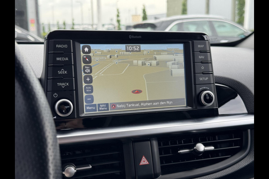 Kia Picanto 1.2 CVVT X-Line | 4 Cilinders | Achteruitrijcamera | Apple Carplay | Stoel en Stuurverwarming | Navigatie