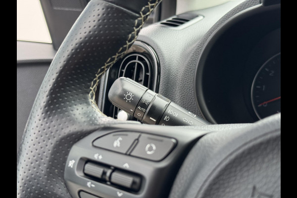 Kia Picanto 1.2 CVVT X-Line | 4 Cilinders | Achteruitrijcamera | Apple Carplay | Stoel en Stuurverwarming | Navigatie