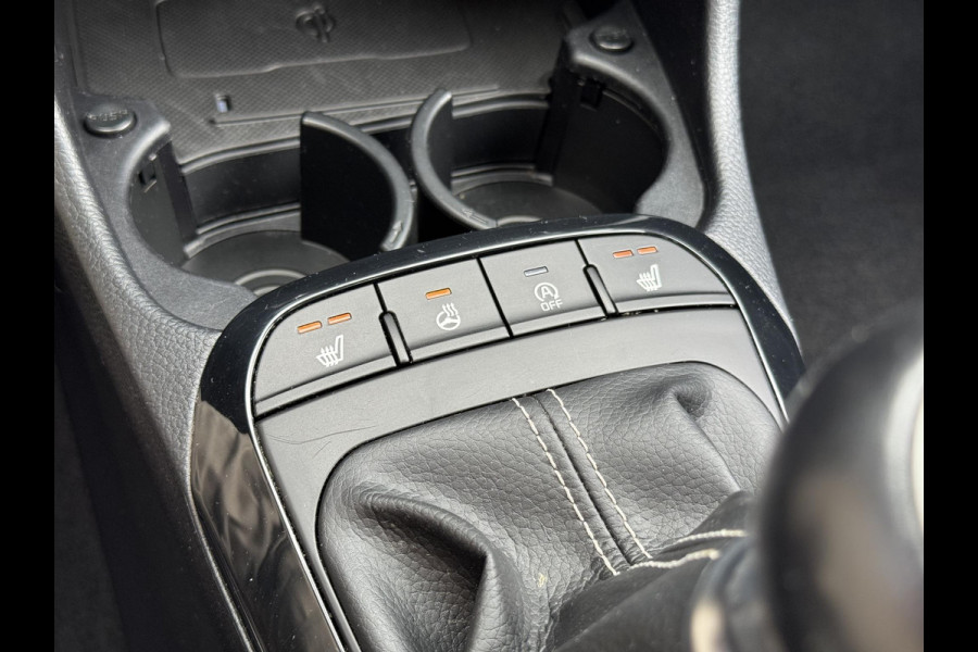 Kia Picanto 1.2 CVVT X-Line | 4 Cilinders | Achteruitrijcamera | Apple Carplay | Stoel en Stuurverwarming | Navigatie