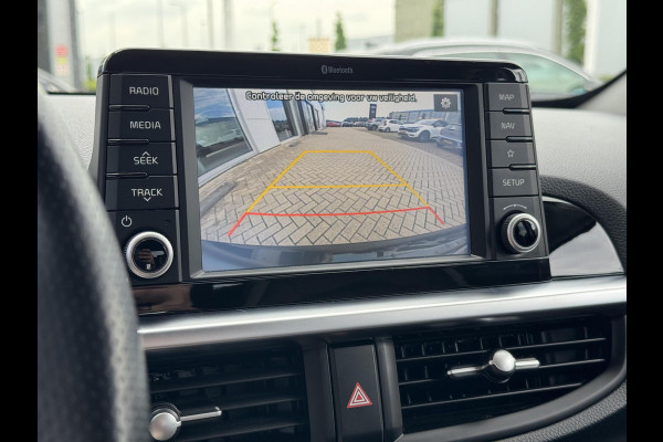 Kia Picanto 1.2 CVVT X-Line | 4 Cilinders | Achteruitrijcamera | Apple Carplay | Stoel en Stuurverwarming | Navigatie