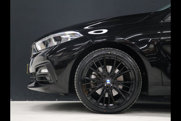 BMW 1-serie 118i Executive Edition [PDC V+A, APPLE CARPLAY, ANDROID AUTO, CRUISE CONTROL, NAVIGATIE, AUTOMATISCHE AIRCO, LED, NIEUWSTAAT]