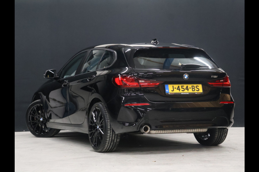 BMW 1-serie 118i Executive Edition [PDC V+A, APPLE CARPLAY, ANDROID AUTO, CRUISE CONTROL, NAVIGATIE, AUTOMATISCHE AIRCO, LED, NIEUWSTAAT]