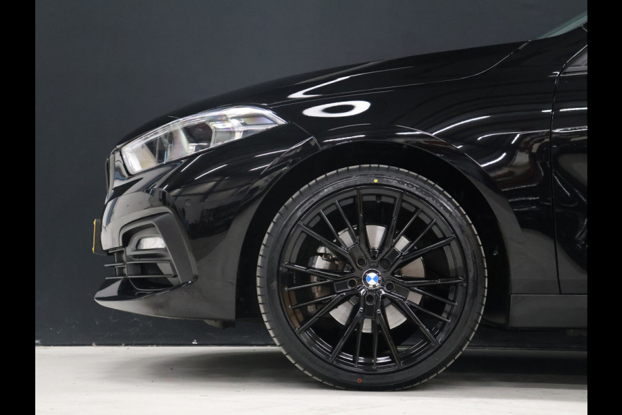 BMW 1-serie 118i Executive Edition [PDC V+A, APPLE CARPLAY, ANDROID AUTO, CRUISE CONTROL, NAVIGATIE, AUTOMATISCHE AIRCO, LED, NIEUWSTAAT]