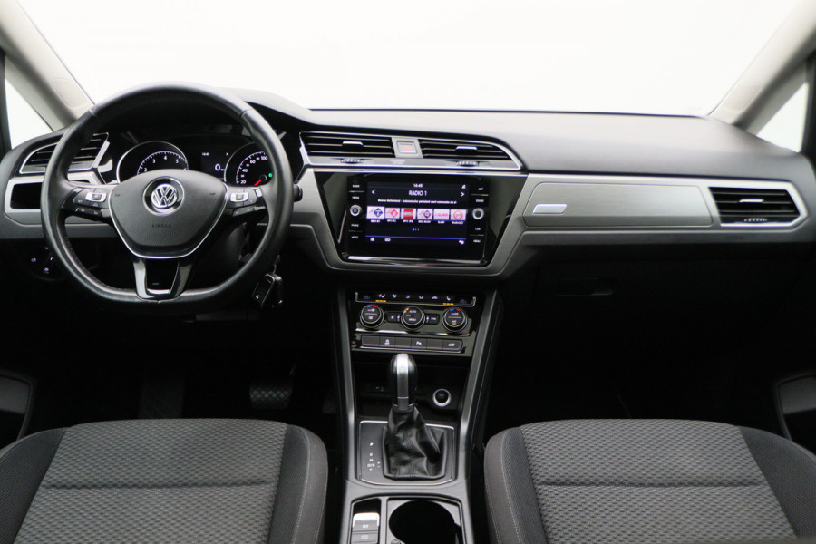 Volkswagen Touran 1.4 TSI DSG Highline Edition R 7p Panoramadak, ACC, Camera, Apple Carplay, Standkachel, Trekhaak, 18''