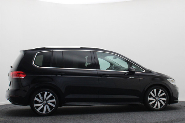 Volkswagen Touran 1.4 TSI DSG Highline Edition R 7p Panoramadak, ACC, Camera, Apple Carplay, Standkachel, Trekhaak, 18''