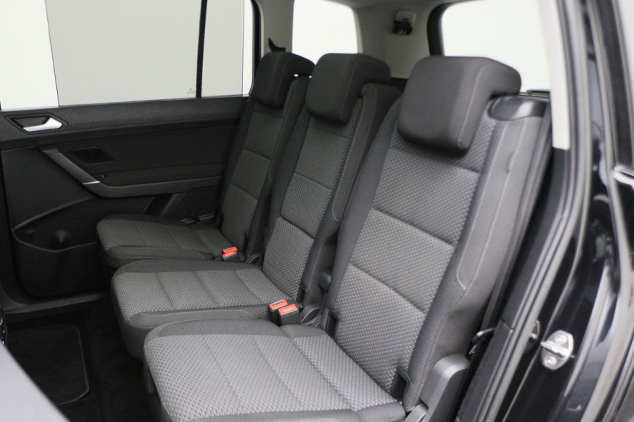 Volkswagen Touran 1.4 TSI DSG Highline Edition R 7p Panoramadak, ACC, Camera, Apple Carplay, Standkachel, Trekhaak, 18''