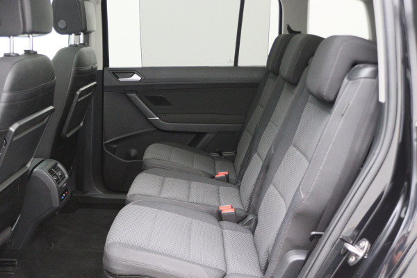 Volkswagen Touran 1.4 TSI DSG Highline Edition R 7p Panoramadak, ACC, Camera, Apple Carplay, Standkachel, Trekhaak, 18''