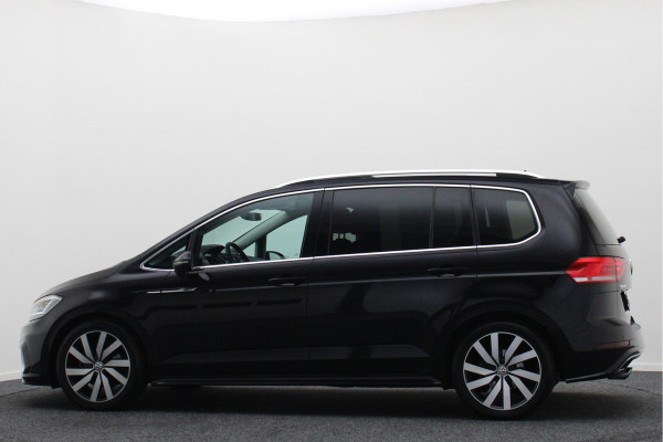 Volkswagen Touran 1.4 TSI DSG Highline Edition R 7p Panoramadak, ACC, Camera, Apple Carplay, Standkachel, Trekhaak, 18''