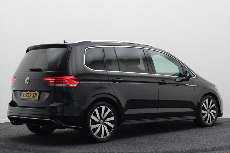 Volkswagen Touran 1.4 TSI DSG Highline Edition R 7p Panoramadak, ACC, Camera, Apple Carplay, Standkachel, Trekhaak, 18''
