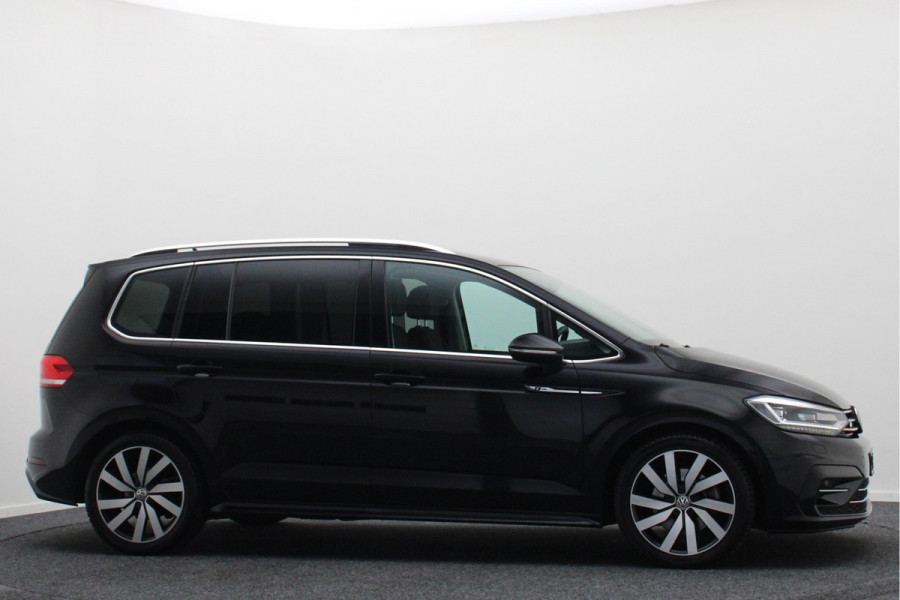 Volkswagen Touran 1.4 TSI DSG Highline Edition R 7p Panoramadak, ACC, Camera, Apple Carplay, Standkachel, Trekhaak, 18''