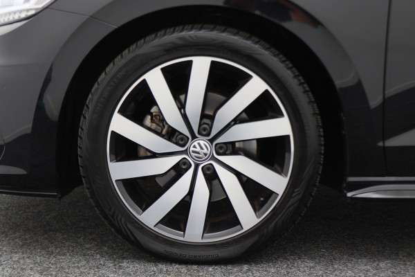 Volkswagen Touran 1.4 TSI DSG Highline Edition R 7p Panoramadak, ACC, Camera, Apple Carplay, Standkachel, Trekhaak, 18''