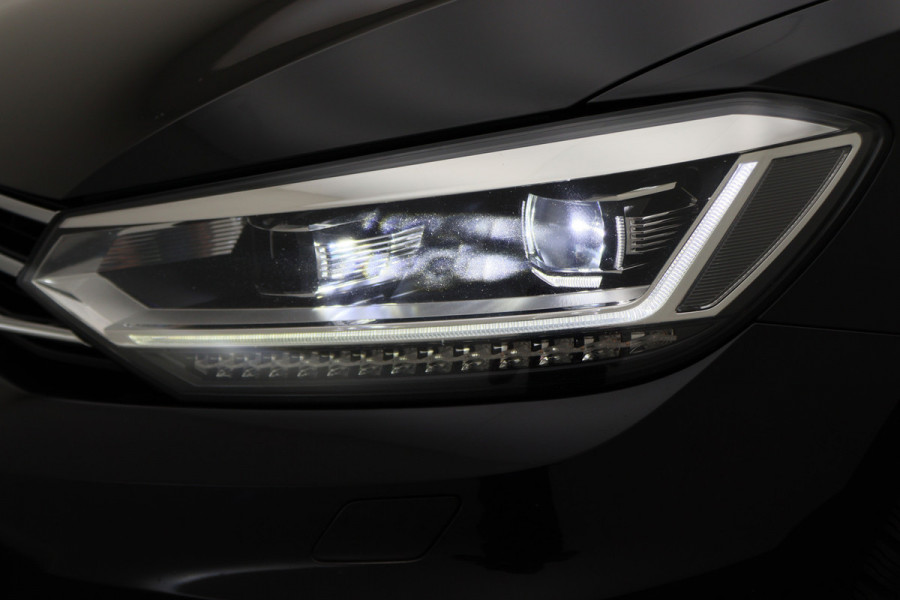 Volkswagen Touran 1.4 TSI DSG Highline Edition R 7p Panoramadak, ACC, Camera, Apple Carplay, Standkachel, Trekhaak, 18''