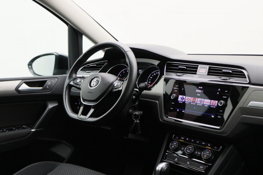 Volkswagen Touran 1.4 TSI DSG Highline Edition R 7p Panoramadak, ACC, Camera, Apple Carplay, Standkachel, Trekhaak, 18''