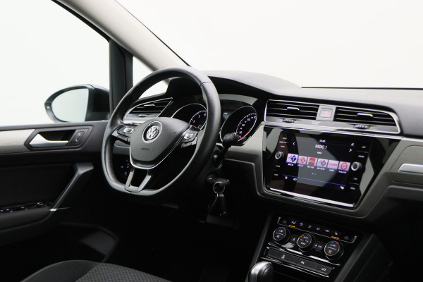 Volkswagen Touran 1.4 TSI DSG Highline Edition R 7p Panoramadak, ACC, Camera, Apple Carplay, Standkachel, Trekhaak, 18''