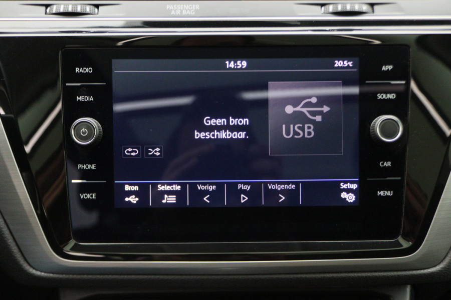 Volkswagen Touran 1.4 TSI DSG Highline Edition R 7p Panoramadak, ACC, Camera, Apple Carplay, Standkachel, Trekhaak, 18''