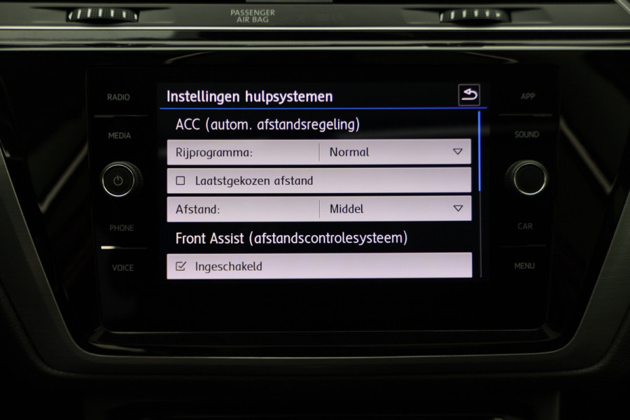 Volkswagen Touran 1.4 TSI DSG Highline Edition R 7p Panoramadak, ACC, Camera, Apple Carplay, Standkachel, Trekhaak, 18''