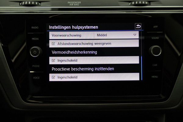Volkswagen Touran 1.4 TSI DSG Highline Edition R 7p Panoramadak, ACC, Camera, Apple Carplay, Standkachel, Trekhaak, 18''
