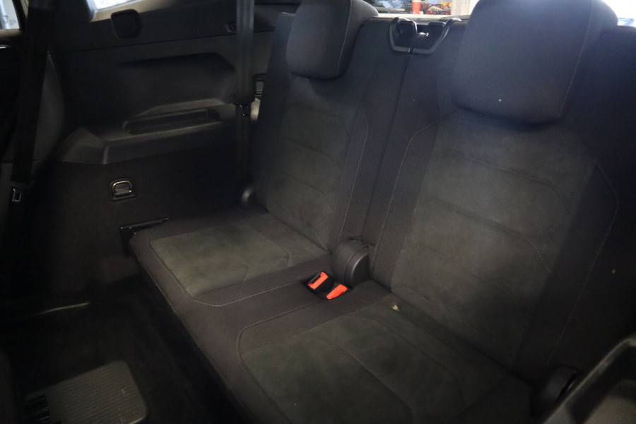 Volkswagen Tiguan Allspace 1.5 TSI Highline Business R 7p. ACC PDC Navi schuif/kanteldak 19''LM