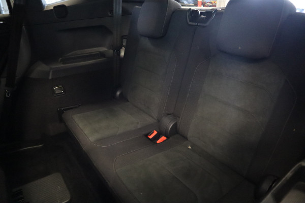 Volkswagen Tiguan Allspace 1.5 TSI Highline Business R 7p. ACC PDC Navi schuif/kanteldak 19''LM