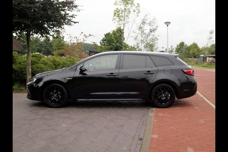 Toyota Corolla Touring Sports 1.8 Hybrid Business Black Style-pakket | 17 Inch | Camera | Apple Carplay | Cruise Control | NL-Auto |