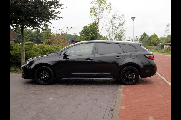 Toyota Corolla Touring Sports 1.8 Hybrid Business Black Style-pakket | 17 Inch | Camera | Apple Carplay | Cruise Control | NL-Auto |