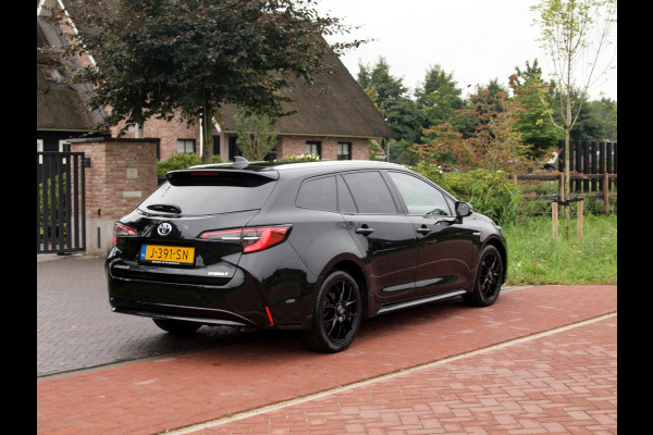 Toyota Corolla Touring Sports 1.8 Hybrid Business Black Style-pakket | 17 Inch | Camera | Apple Carplay | Cruise Control | NL-Auto |
