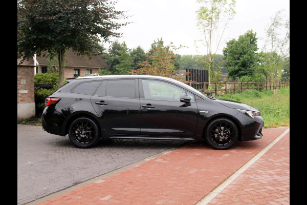 Toyota Corolla Touring Sports 1.8 Hybrid Business Black Style-pakket | 17 Inch | Camera | Apple Carplay | Cruise Control | NL-Auto |