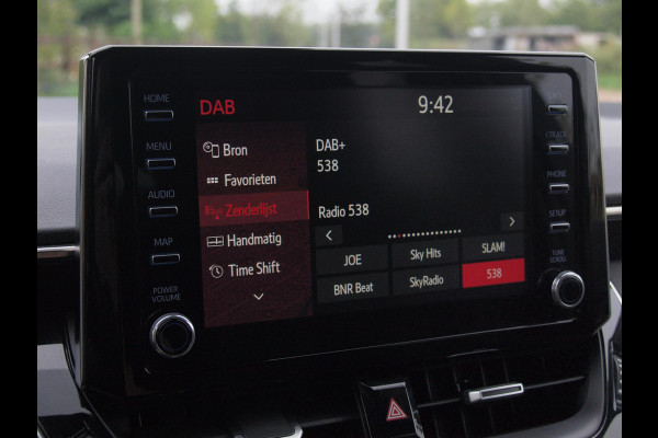 Toyota Corolla Touring Sports 1.8 Hybrid Business Black Style-pakket | 17 Inch | Camera | Apple Carplay | Cruise Control | NL-Auto |