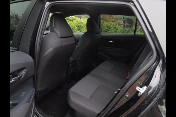 Toyota Corolla Touring Sports 1.8 Hybrid Business Black Style-pakket | 17 Inch | Camera | Apple Carplay | Cruise Control | NL-Auto |