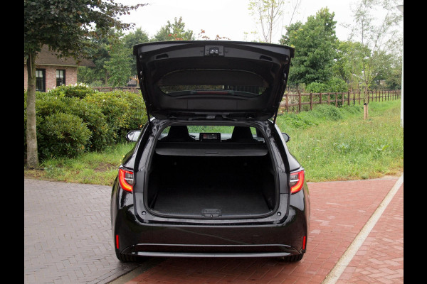 Toyota Corolla Touring Sports 1.8 Hybrid Business Black Style-pakket | 17 Inch | Camera | Apple Carplay | Cruise Control | NL-Auto |