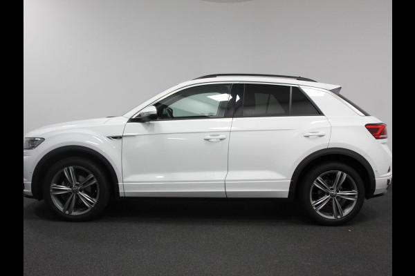 Volkswagen T-Roc 1.5 TSI 150pk R-Line Sport DSG | Navigatie | Climate Control | Camera | Virtual Cockpit | Elektrische achterklep | DAB | Lane assist | Adaptive cruise control |