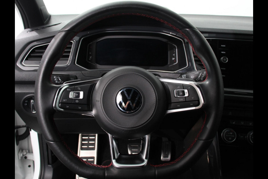 Volkswagen T-Roc 1.5 TSI 150pk R-Line Sport DSG | Navigatie | Climate Control | Camera | Virtual Cockpit | Elektrische achterklep | DAB | Lane assist | Adaptive cruise control |