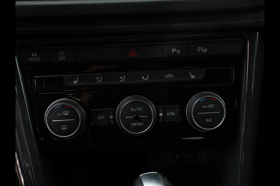 Volkswagen T-Roc 1.5 TSI 150pk R-Line Sport DSG | Navigatie | Climate Control | Camera | Virtual Cockpit | Elektrische achterklep | DAB | Lane assist | Adaptive cruise control |