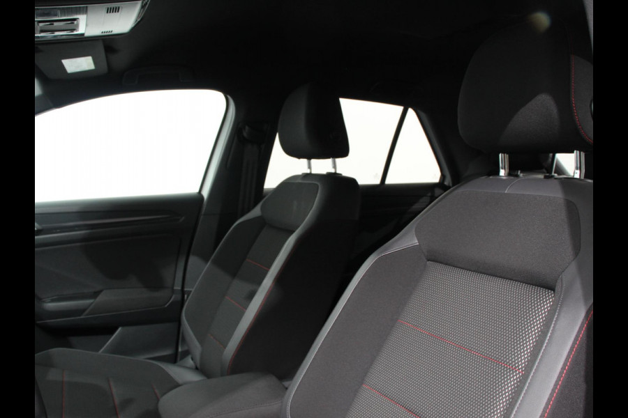 Volkswagen T-Roc 1.5 TSI 150pk R-Line Sport DSG | Navigatie | Climate Control | Camera | Virtual Cockpit | Elektrische achterklep | DAB | Lane assist | Adaptive cruise control |
