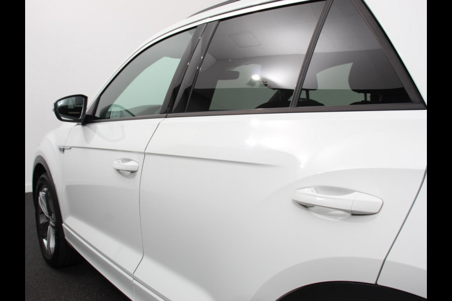 Volkswagen T-Roc 1.5 TSI 150pk R-Line Sport DSG | Navigatie | Climate Control | Camera | Virtual Cockpit | Elektrische achterklep | DAB | Lane assist | Adaptive cruise control |