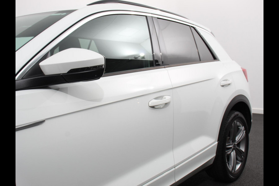 Volkswagen T-Roc 1.5 TSI 150pk R-Line Sport DSG | Navigatie | Climate Control | Camera | Virtual Cockpit | Elektrische achterklep | DAB | Lane assist | Adaptive cruise control |