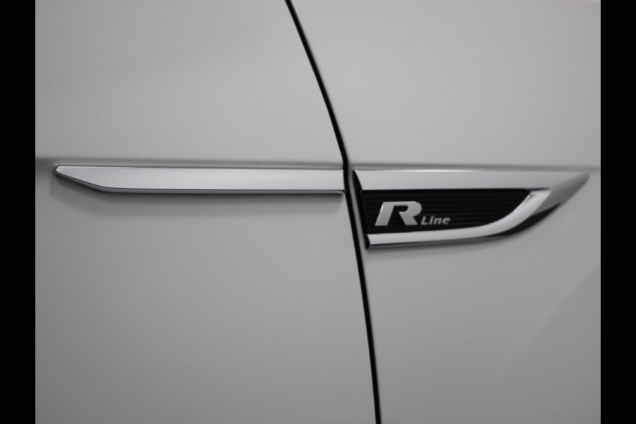 Volkswagen T-Roc 1.5 TSI 150pk R-Line Sport DSG | Navigatie | Climate Control | Camera | Virtual Cockpit | Elektrische achterklep | DAB | Lane assist | Adaptive cruise control |