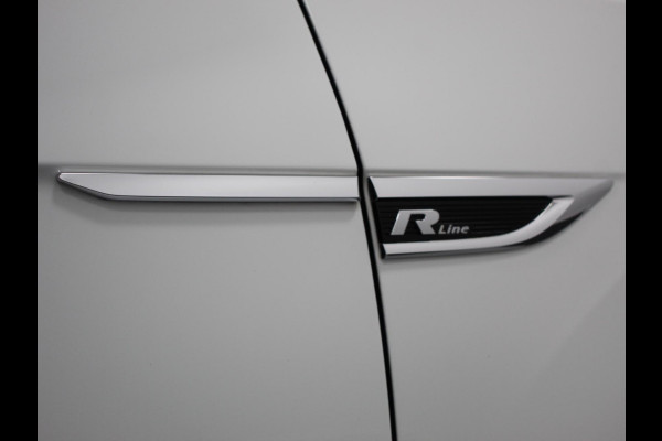 Volkswagen T-Roc 1.5 TSI 150pk R-Line Sport DSG | Navigatie | Climate Control | Camera | Virtual Cockpit | Elektrische achterklep | DAB | Lane assist | Adaptive cruise control |