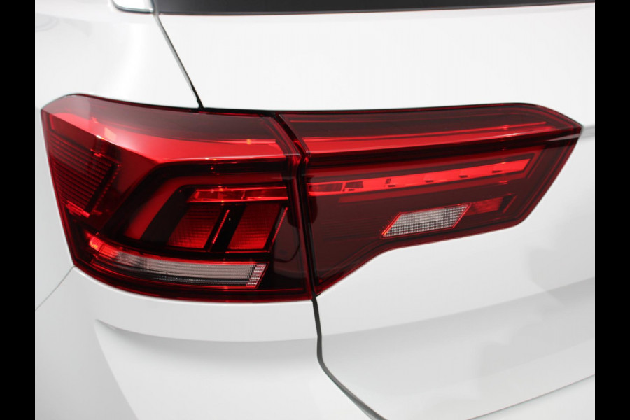 Volkswagen T-Roc 1.5 TSI 150pk R-Line Sport DSG | Navigatie | Climate Control | Camera | Virtual Cockpit | Elektrische achterklep | DAB | Lane assist | Adaptive cruise control |