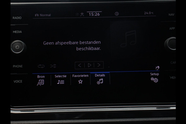Volkswagen T-Roc 1.5 TSI 150pk R-Line Sport DSG | Navigatie | Climate Control | Camera | Virtual Cockpit | Elektrische achterklep | DAB | Lane assist | Adaptive cruise control |