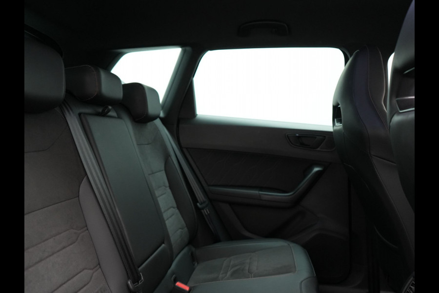 CUPRA Ateca 2.0 TSI 4DRIVE 301pk Dealer O.H | Adaptive Cruise | 360 Camera | Beats Audio | Alcantara Sportstoelen Verwarmd | Keyless | Stuur Verwarmd | Blis | Apple Carplay | Navigatie | Sfeerverlichting | DAB |
