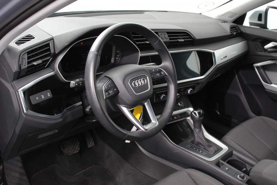 Audi Q3 Sportback 45 TFSI Attitude Plus PHEV 245 PK Climatronic Adaptive Cruise control PDC V + A Navigatie Elektrische Kofferbak LMV Velgen