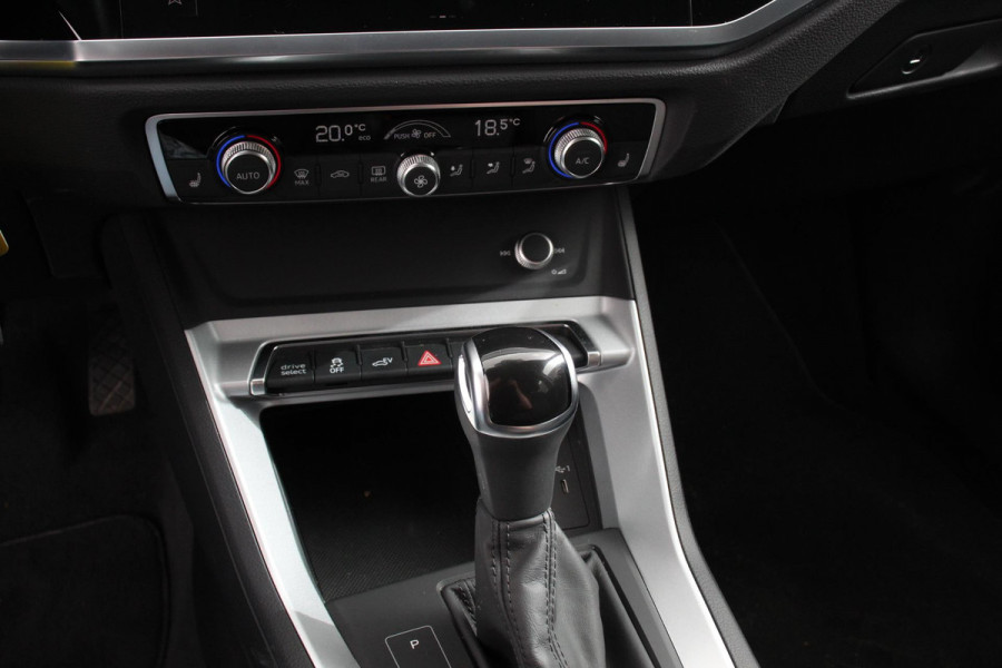 Audi Q3 Sportback 45 TFSI Attitude Plus PHEV 245 PK Climatronic Adaptive Cruise control PDC V + A Navigatie Elektrische Kofferbak LMV Velgen