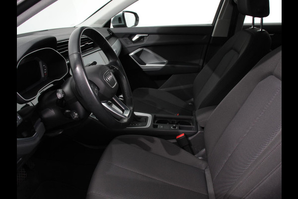 Audi Q3 Sportback 45 TFSI Attitude Plus PHEV 245 PK Climatronic Adaptive Cruise control PDC V + A Navigatie Elektrische Kofferbak LMV Velgen
