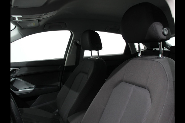 Audi Q3 Sportback 45 TFSI Attitude Plus PHEV 245 PK Climatronic Adaptive Cruise control PDC V + A Navigatie Elektrische Kofferbak LMV Velgen