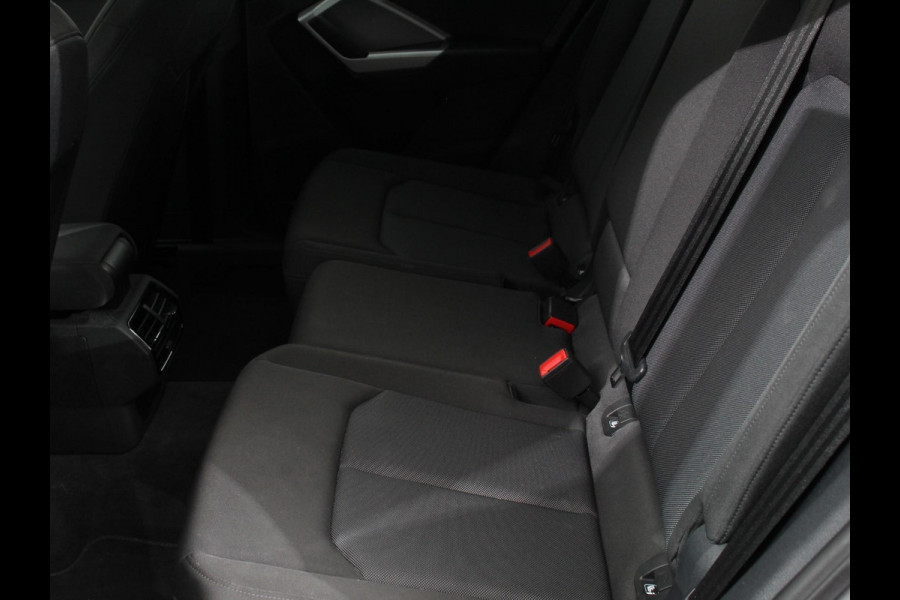 Audi Q3 Sportback 45 TFSI Attitude Plus PHEV 245 PK Climatronic Adaptive Cruise control PDC V + A Navigatie Elektrische Kofferbak LMV Velgen